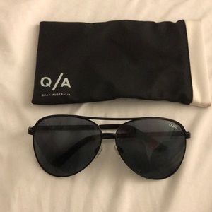 QUAY VIVIENNE AVIATORS SUNGLASSES.